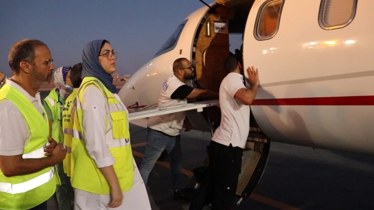 وزارة الصحة و الحماية الاجتماعية تؤمن نقلا جويا استعجاليا لسيدة حامل في وضعية حرجة