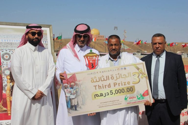 المنتخب القطري يتوج بطلاً في دوري كرة اليد للهجن بمدينة السمارة احتفاءً بالذكرى الخمسينية للمسيرة الخضراء