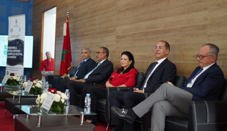 الداخلة… توقيع اتفاقيات شراكة استراتيجية مع عدد من الهيئات والمؤسسات الوطنية والدولية
