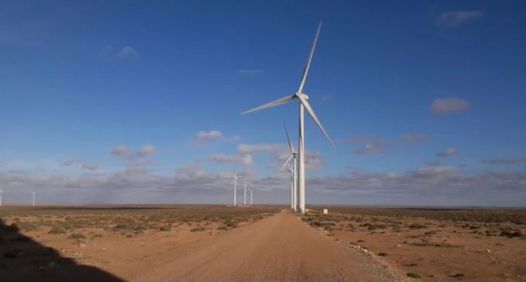 شراكة مغربية إماراتية لتعزيز الطاقة المتجددة وخفض الانبعاثات الكربونية