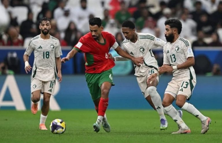“الأسود” يهزمون المنتخب السعودي ويواجهون سوريا في ربع نهائي العرب