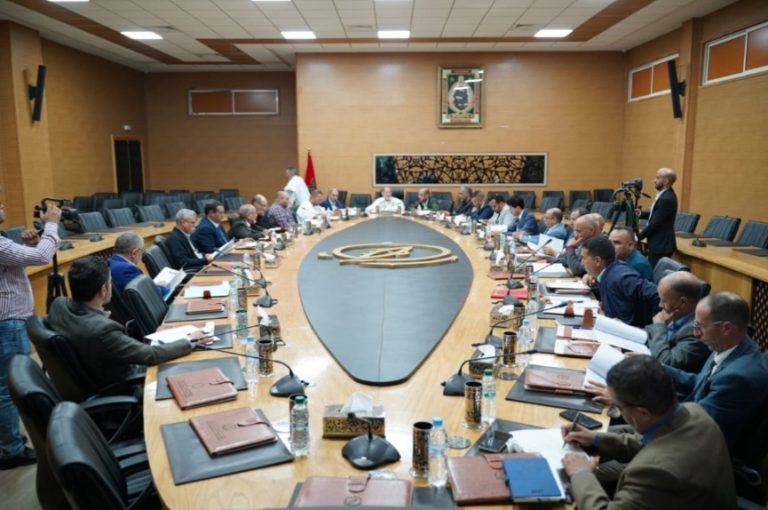 برئاسة سيدي المختار الجماني.. غرفة الصيد البحري الأطلسية الجنوبية تصادق على نقاط دورة دجنبر 2025