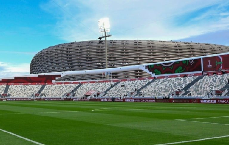 ملاعب “الكان” تلقي الضوء على مهارات العمال المغاربة في تشييد المنشآت الكبرى