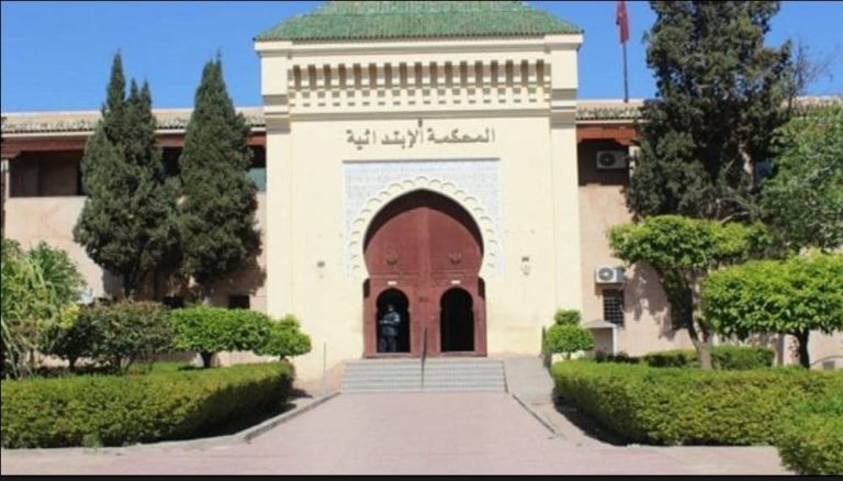 “مراكش: اعتقال شخص بانتحال صفة وكيل الملك وابتزاز المتقاضين”