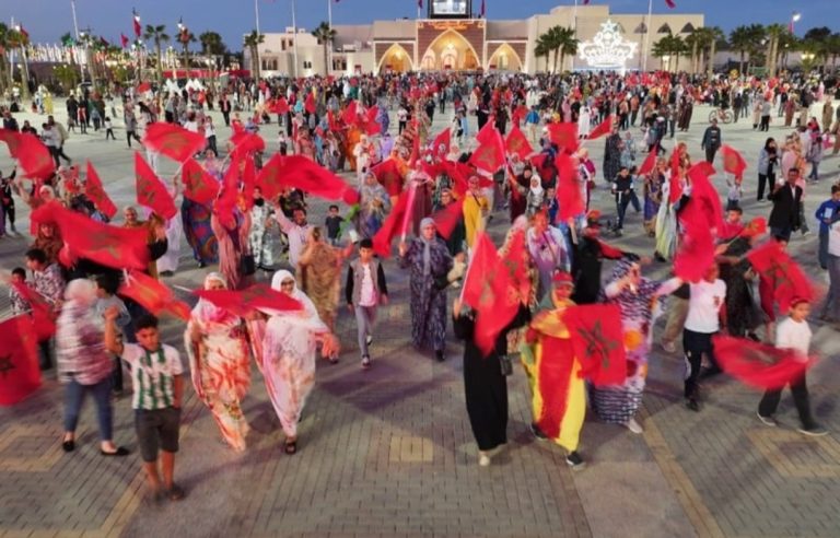 تعبئة جماهيرية كبيرة بالعيون تروم مساندة “الأسود” في نهائي “الكان”