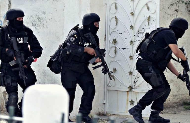 سياسي تونسي يتهم جهات جزائرية بتصدير الإرهاب إلى بلد “ثورة الياسمين”