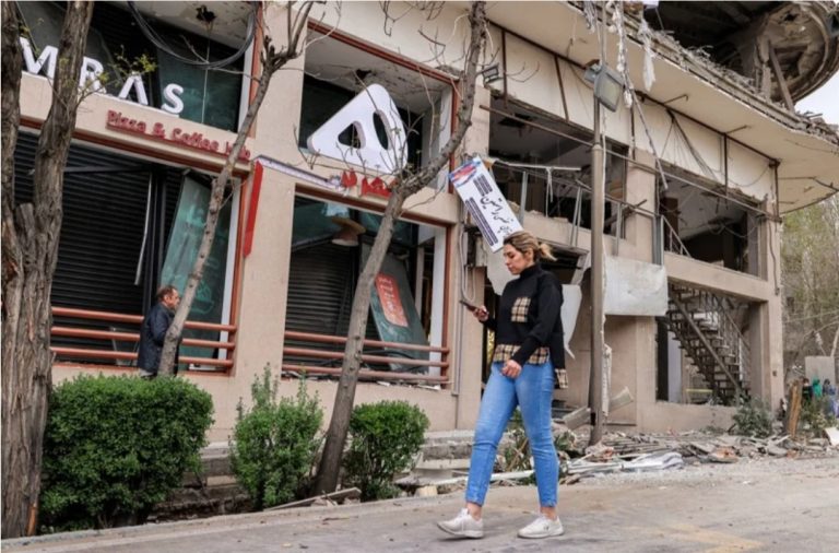 انقطاع الإنترنت يعمق عزلة الإيرانيين ويحد من الوصول إلى المعلومات
