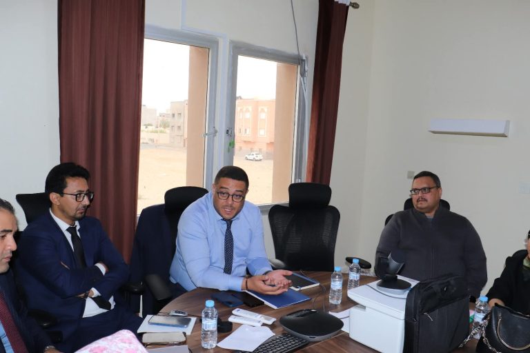 تنزيل “المجموعة الصحية الترابية”: محور اجتماع رفيع المستوى بمقر مديرية الصحة بالعيون