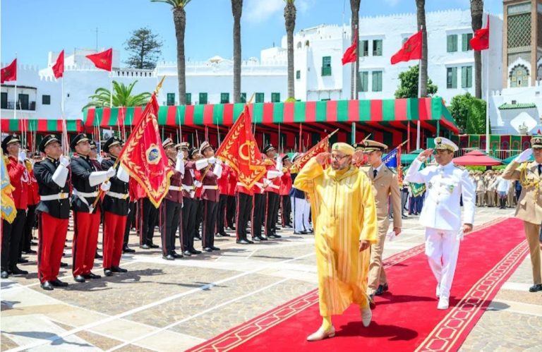 الملك يثمن أدوار الجيش في الإغاثة ويؤكد تعزيز القدرات الدفاعية