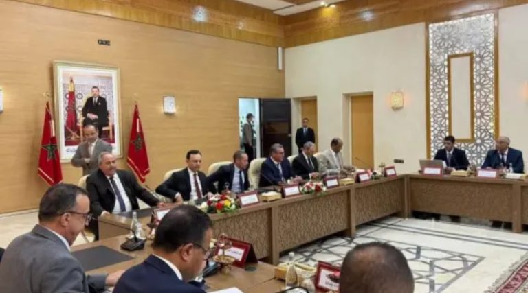 العيون: الانطلاقة الرسمية لأول اجتماع للمجلس الإداري للمجموعة الصحية الترابية بجهة العيون الساقية الحمراء