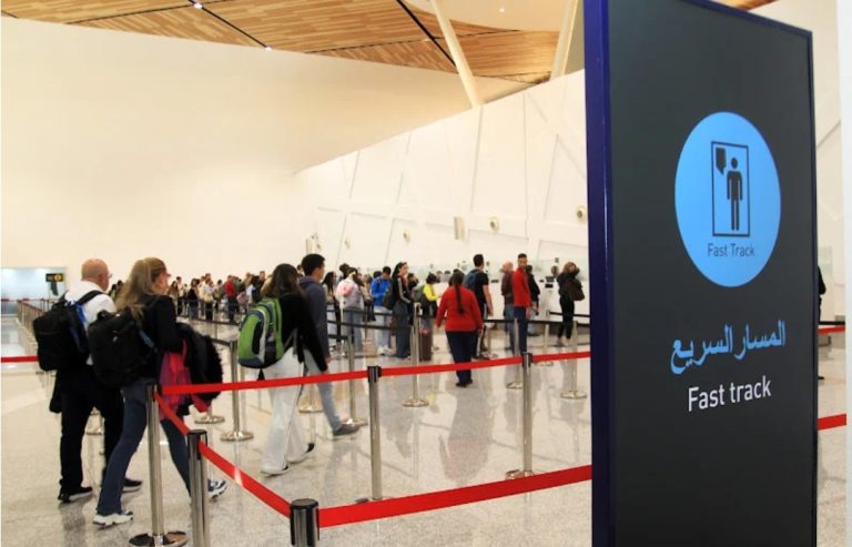 وزير النقل: القانون يتيح رفع أسعار التذاكر بـ20% في فترات الذروة
