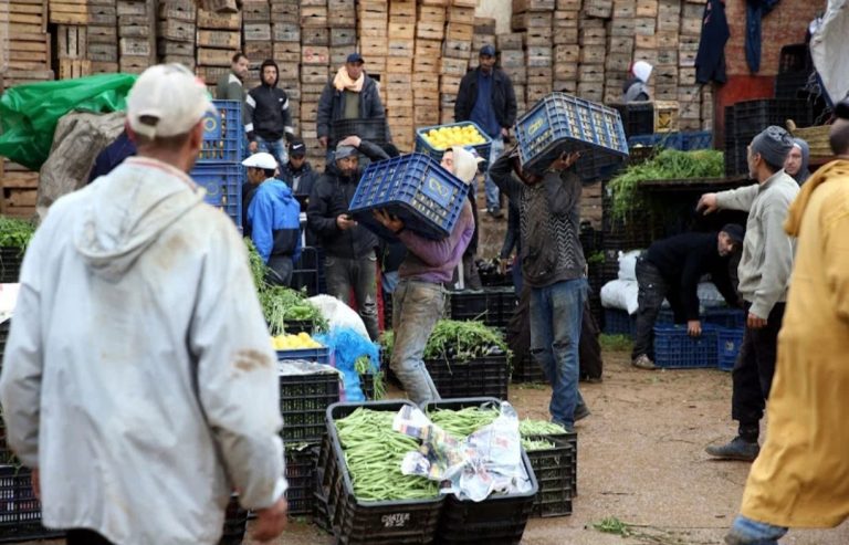 أسعار الخضر والفواكه تعود إلى “الاستقرار” بعد موجة غلاء عيد الأضحى
