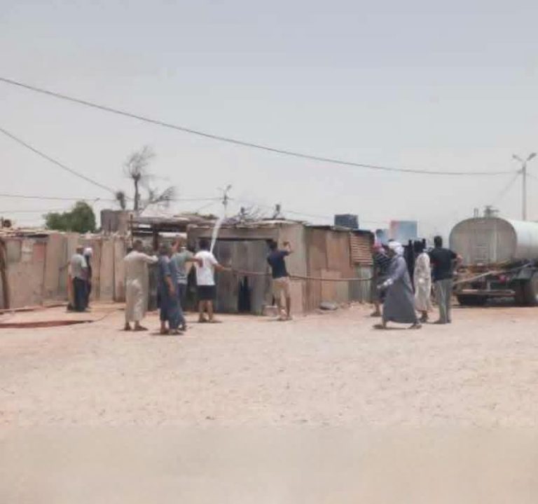 حريق يلتهم عدداً من الأكواخ والمستودعات بقرية النتيڤو ضواحي العيون دون تسجيل خسائر بشرية