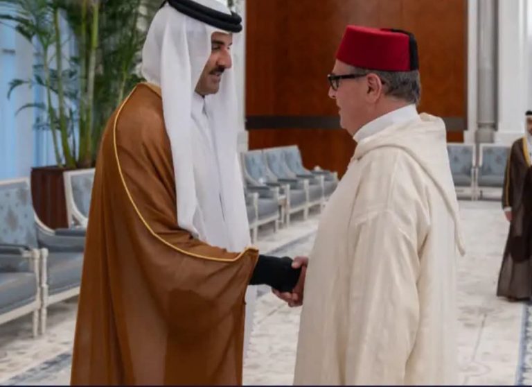 بتعليمات ملكية.. رئيس الحكومة يُسلم أمير قطر رسالة تعزية من الملك محمد السادس في وفاة والده