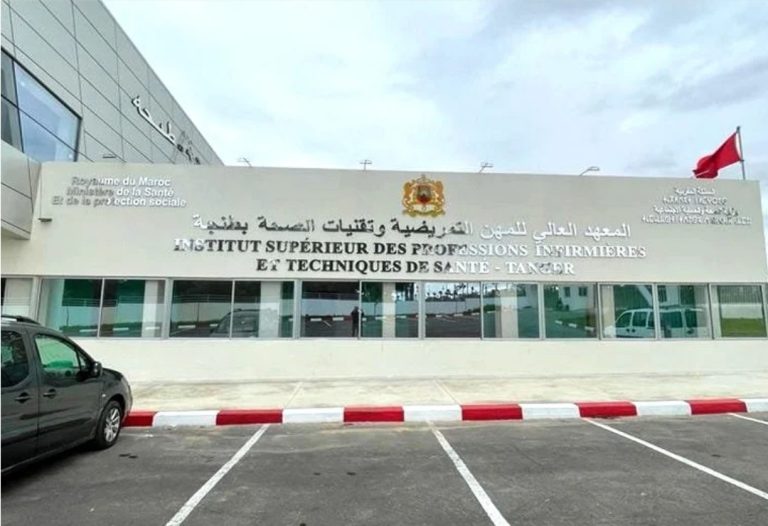 التمريض يجذب الحاصلين على الباك .. والطاقة الاستيعابية تحت الضغط
