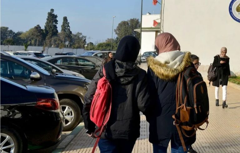 رؤساء الجامعات يحسمون الجدل حول رسوم التوقيت الميسر للموظفين
