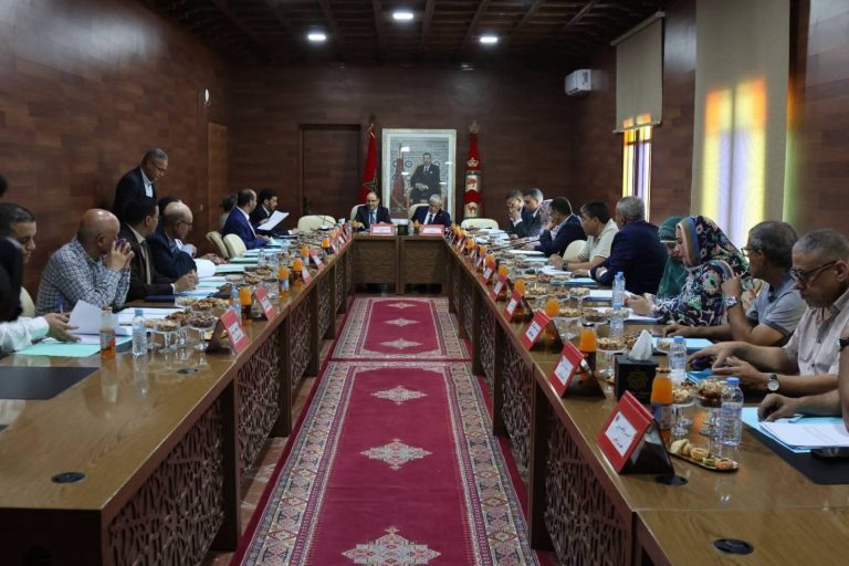 مجلس إقليم العيون يصادق بالإجماع على مقررات دورة شتنبر ويستعد لميزانية 2027