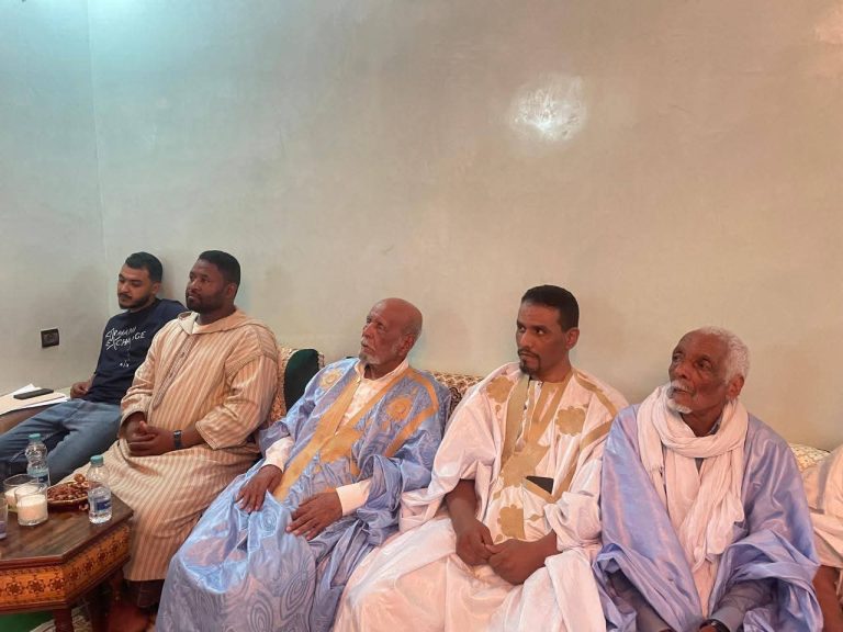 الشرفاء الركيبات بالداخلة يعلنون مؤازرتهم للجماني ويدعمون مساره القضائي