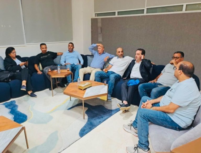وفد قيادة الأحرار يصل العيون وبرنامج ميداني يشمل بوجدور وطرفاية والسمارة