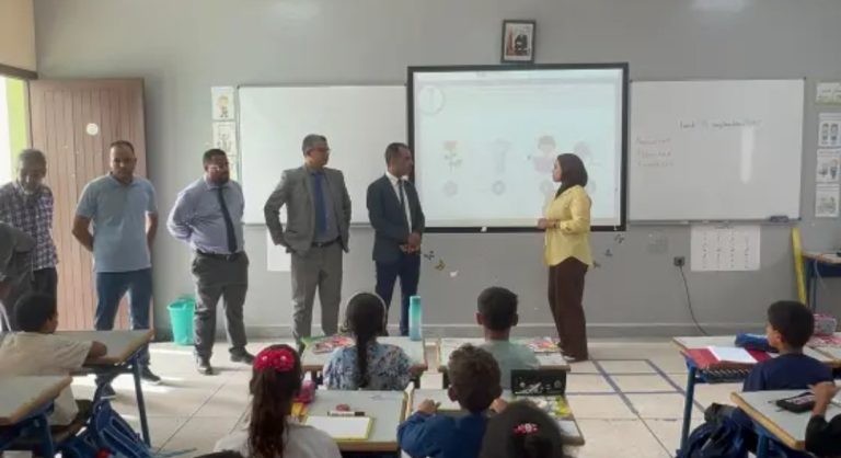 مدير أكاديمية العيون الساقية الحمراء يتفقد الدخول المدرسي ببوجدور ويشيد بانخراط الأطر التربوية