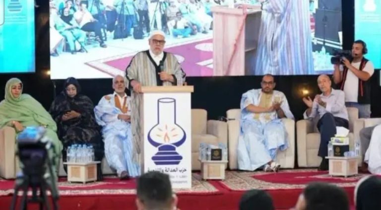بنكيران من العيون: المال الانتخابي منافسنا الأول والحكم لا يباع ولا يشترى