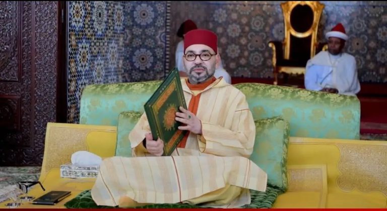 الملك محمد السادس يترأس بالرباط حفلاً دينياً بمناسبة الذكرى الـ28 لوفاة الملك الحسن الثاني