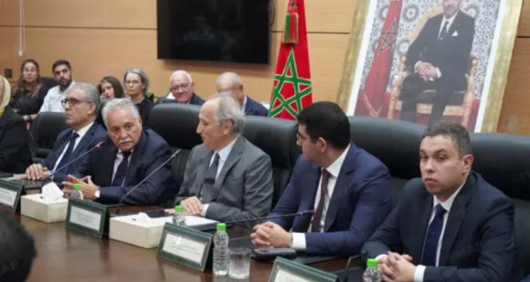 بعد فض اعتصامهم أمام البرلمان.. بنعبد الله يفتح باب الحوار مع نقابات التعليم الأولي